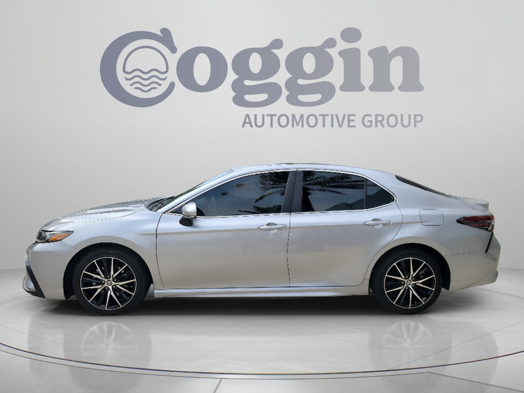 Used 2024 Toyota Camry SE Sedan