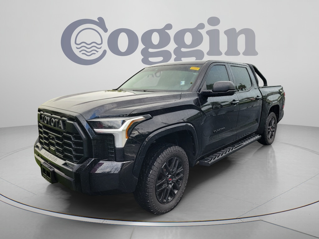 Used 2023 Toyota Tundra 4WD SR5 SR5 CrewMax 5.5 Bed