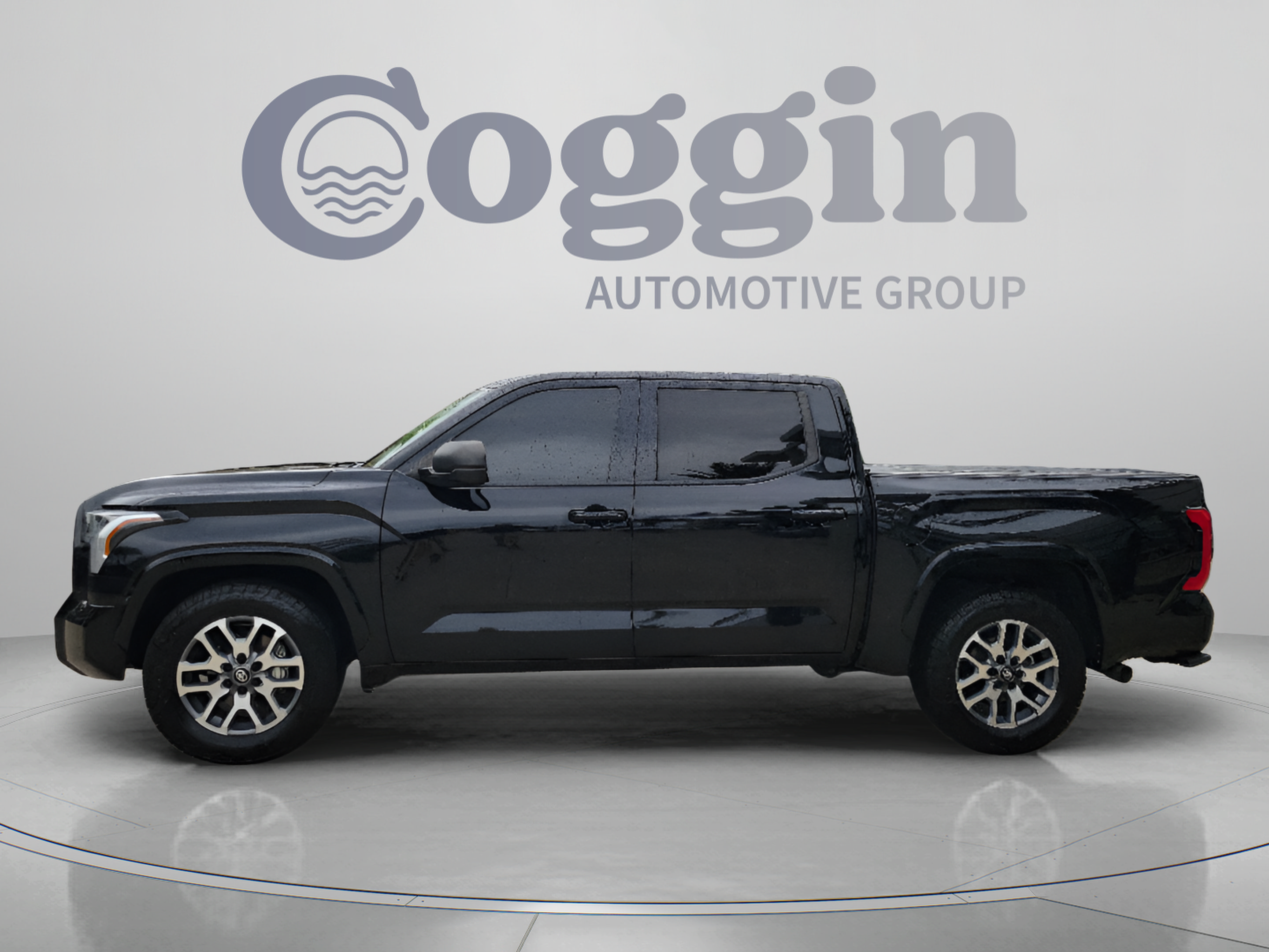Used 2024 Toyota Tundra 4WD SR5 SR5 CrewMax 5.5 Bed