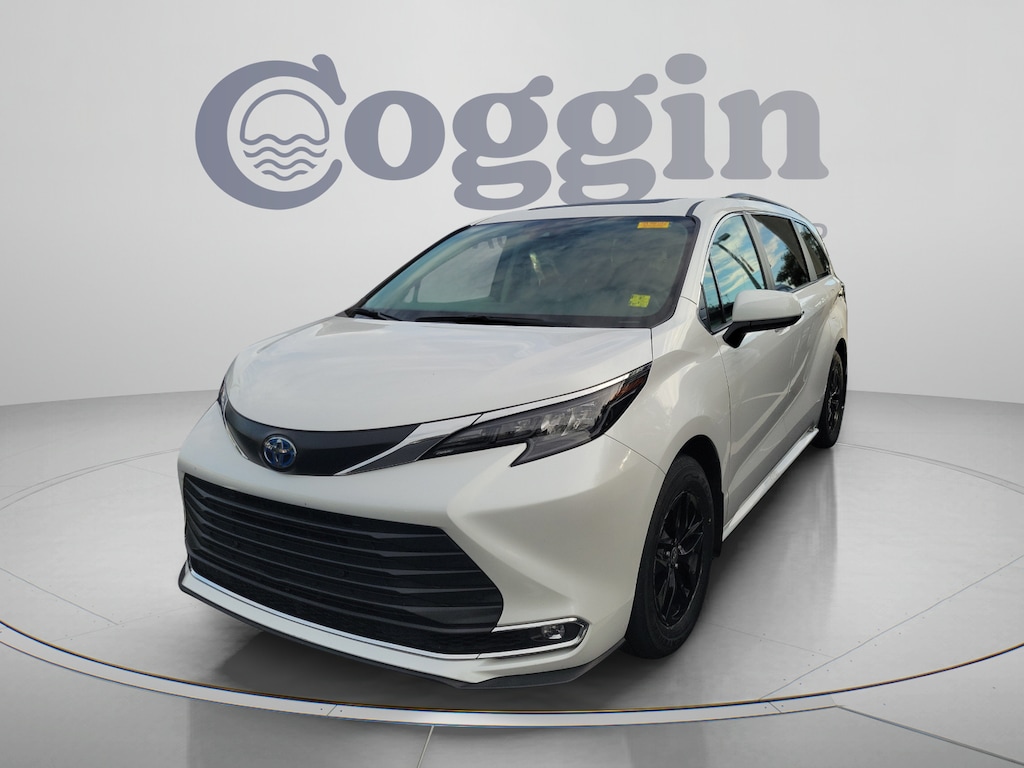 Certified 2024 Toyota Sienna XLE 8 Passenger Van Passenger Van