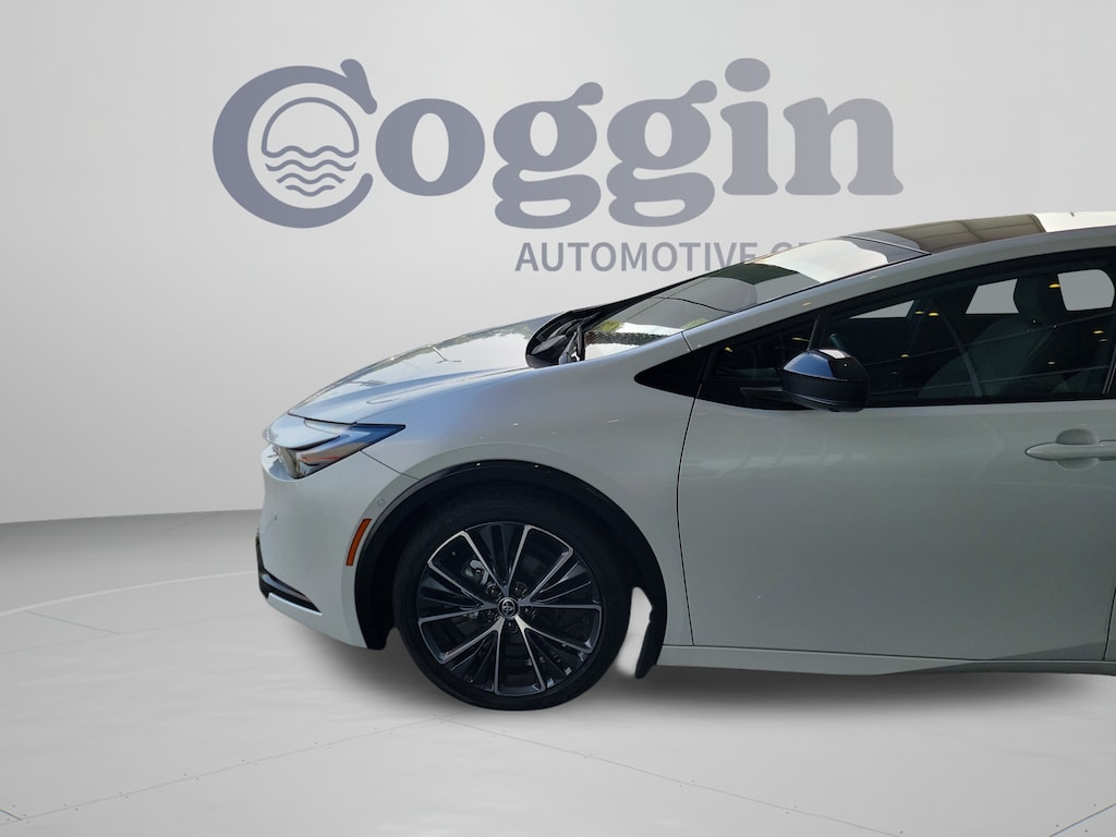 Used 2025 Toyota Prius LE Hatchback
