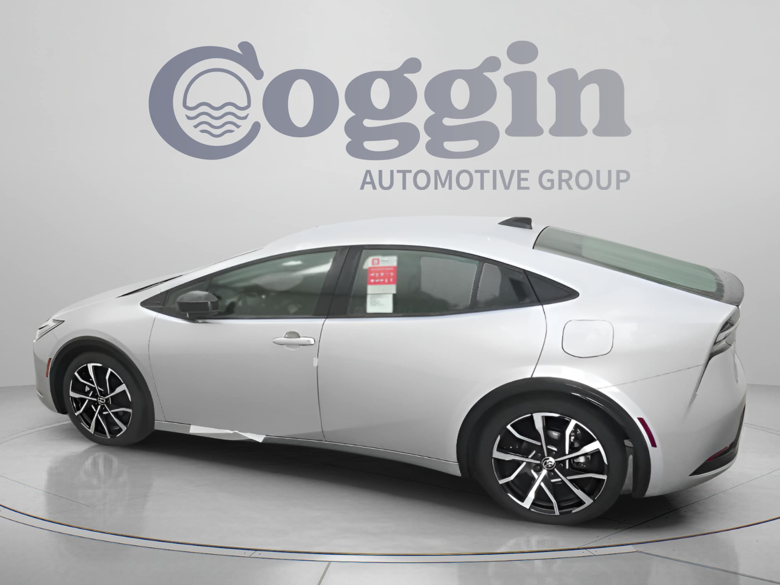 2026 Toyota Prius Plug-in Hybrid XSE - Photo 9