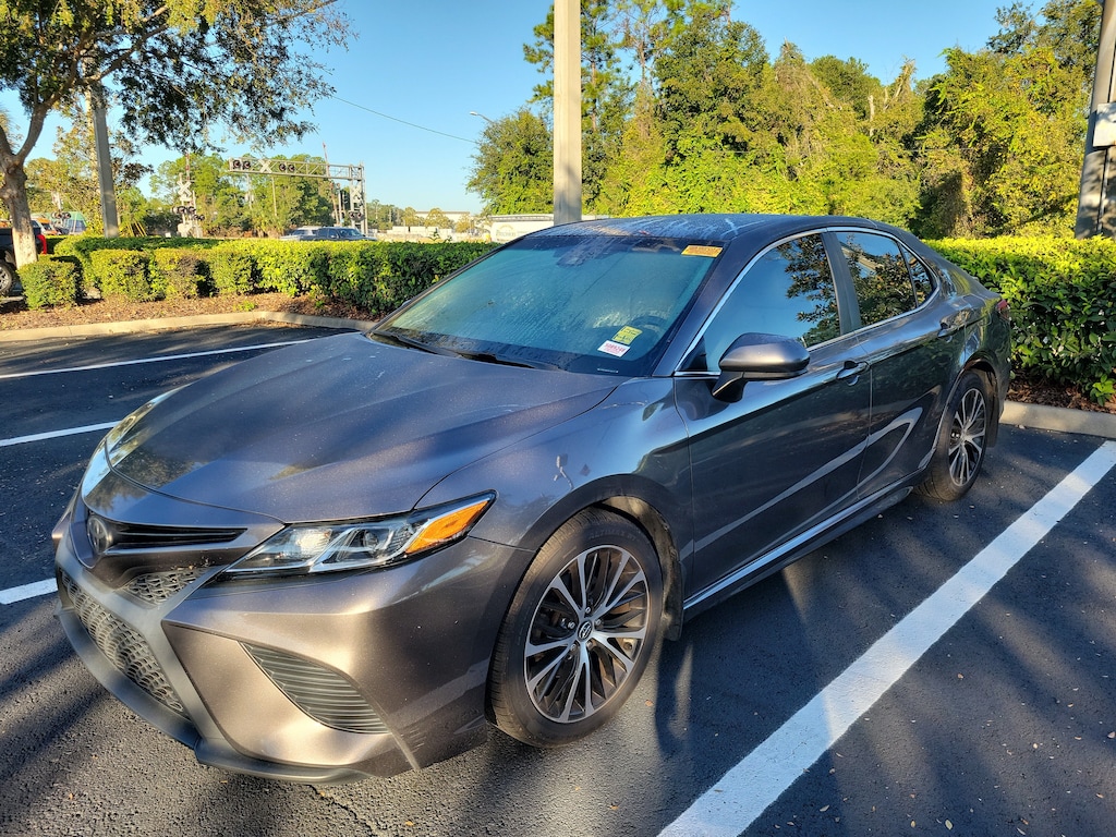 Used 2019 Toyota Camry SE Sedan