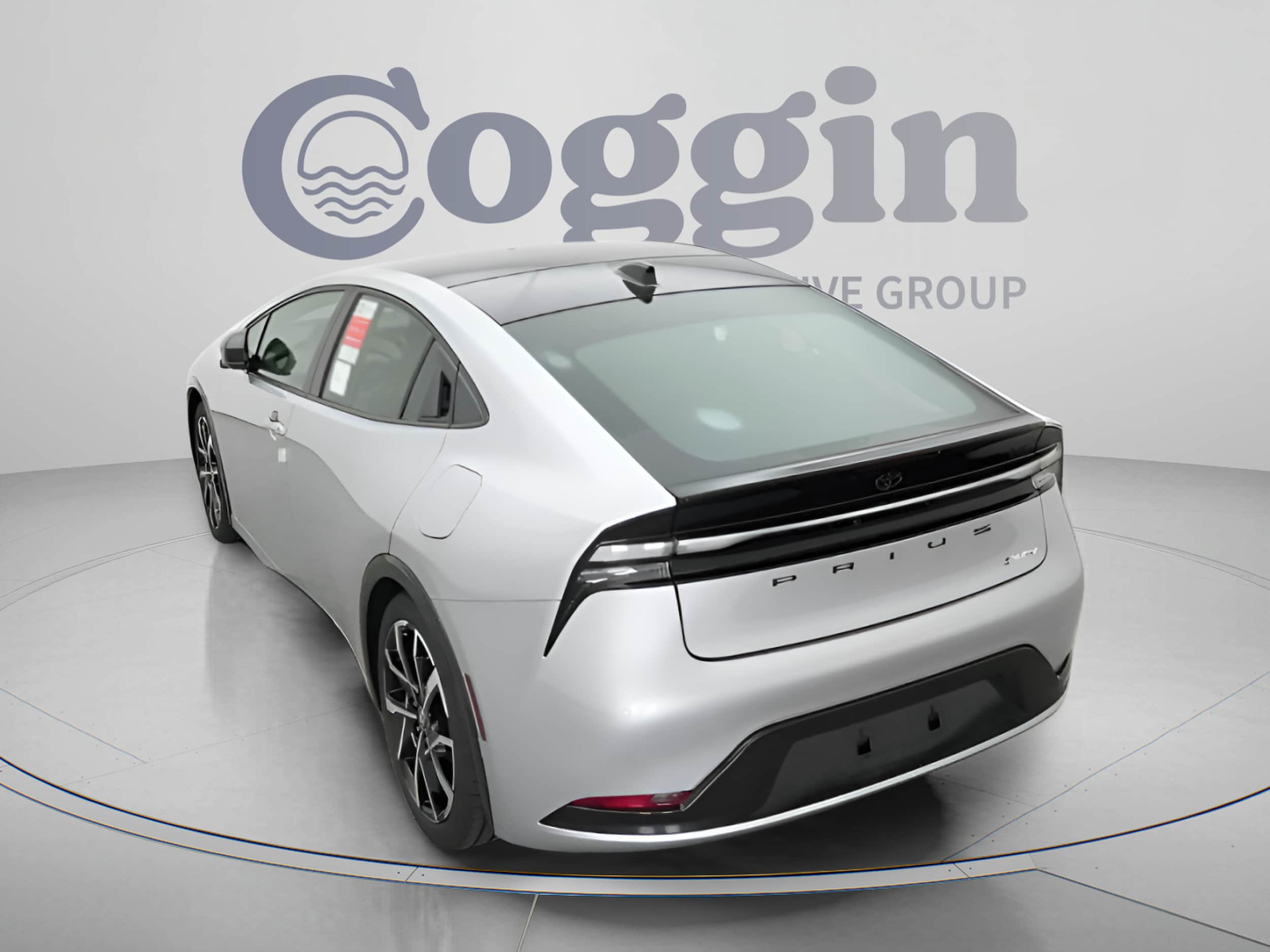 2025 Toyota Prius XSE - Photo 11