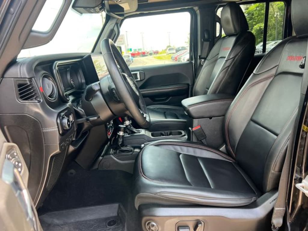Used 2025 Jeep Wrangler Rubicon X SUV