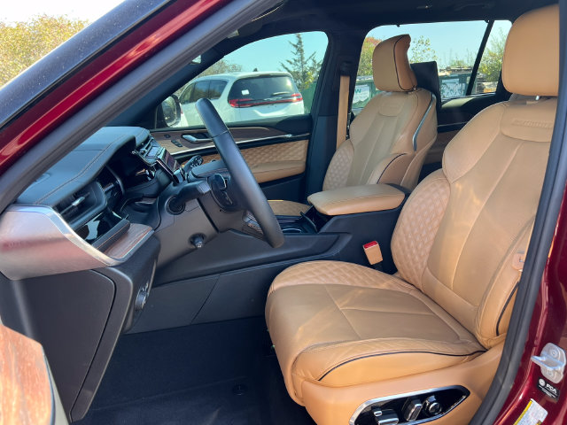 Used 2025 Jeep Grand Cherokee L Summit SUV