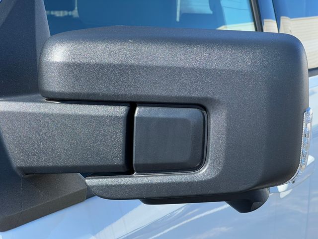 2025 Ford F-150 Lightning Flash - Photo 41
