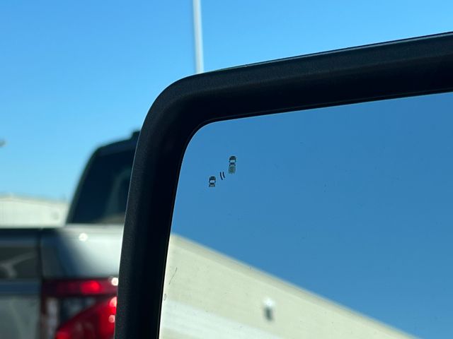 2025 Ford F-150 Lightning Flash - Photo 40