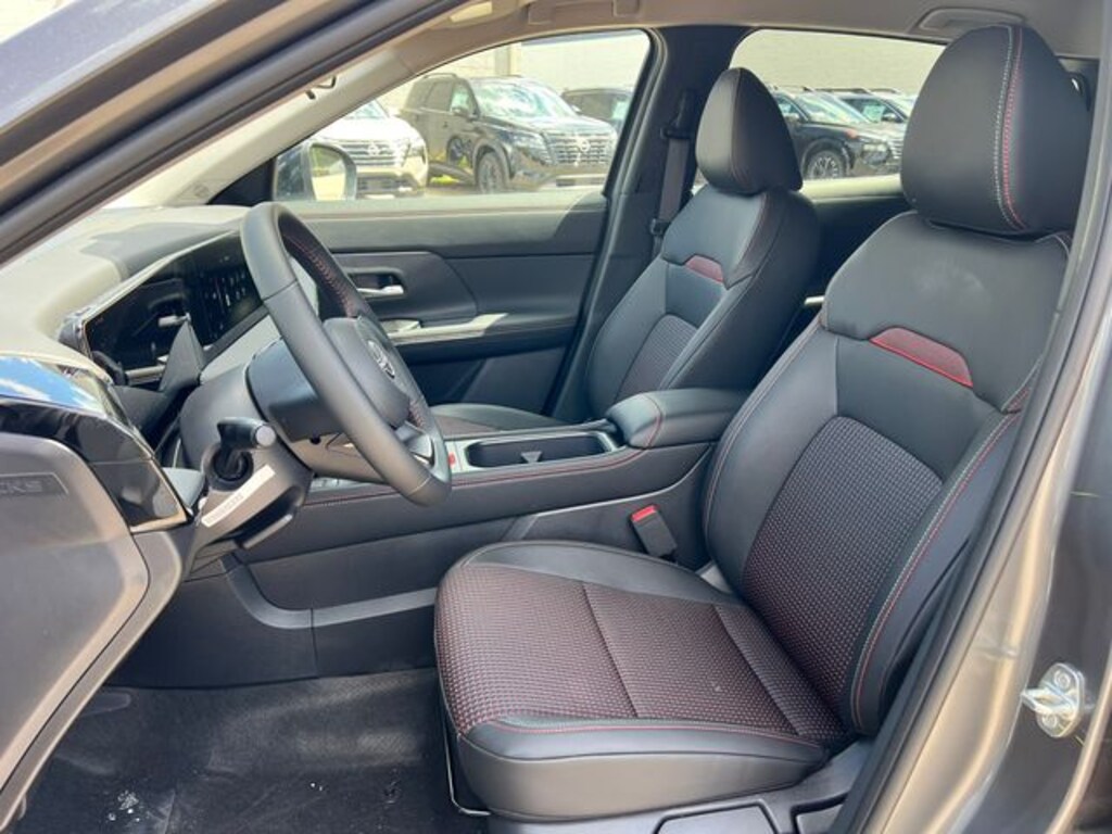 Used 2026 Nissan Kicks SR SUV
