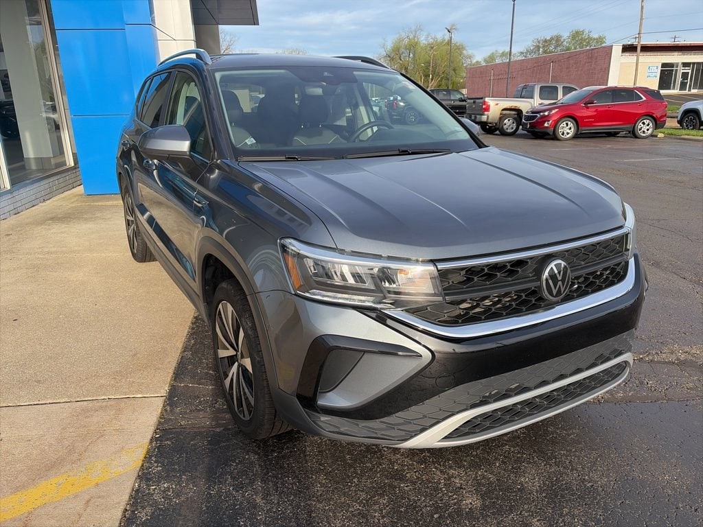 Used 2024 Volkswagen Taos SE with VIN 3VVSX7B23RM017141 for sale in Albion, MI