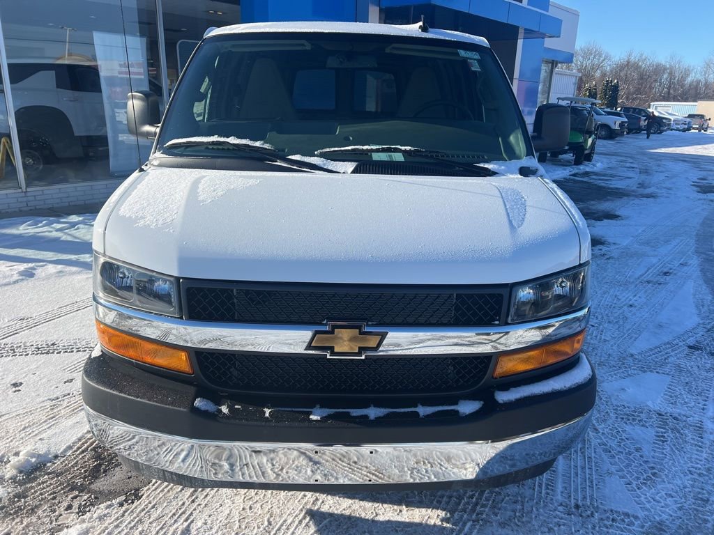 2025 Chevrolet Express Cargo Work Van - Photo 4