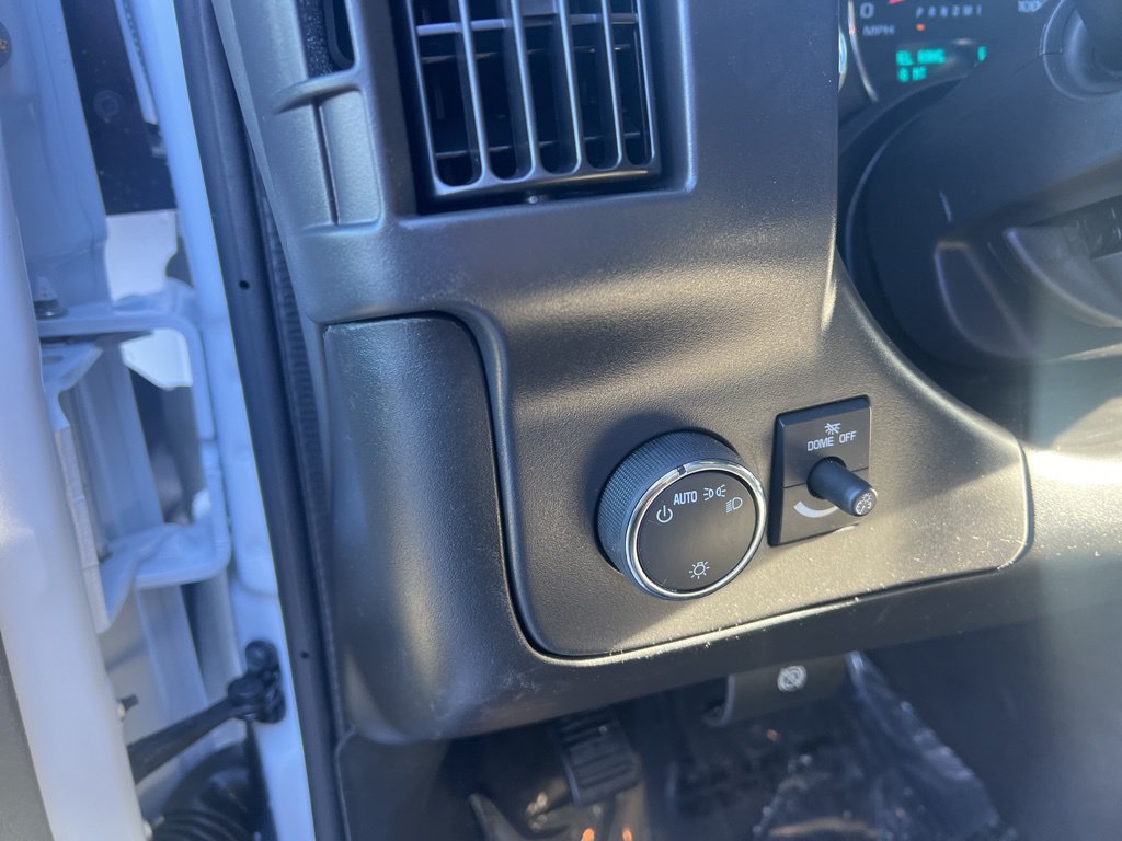 2025 Chevrolet Express Cargo Work Van - Photo 10