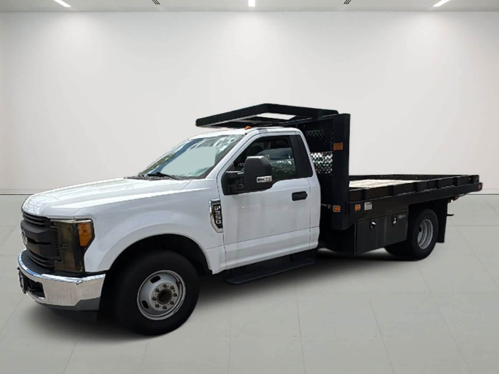 2017 Ford F-350 Super Duty Chassis Cab