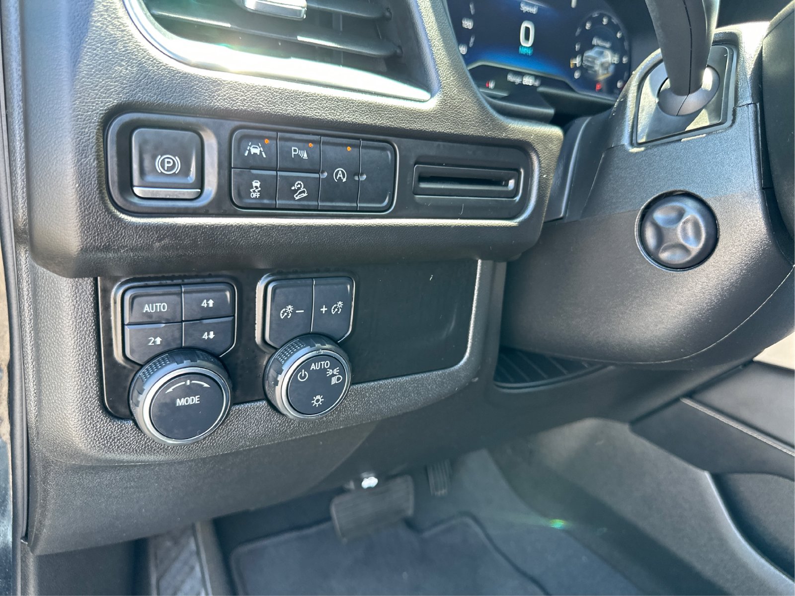 2024 Chevrolet Tahoe Premier - Photo 19