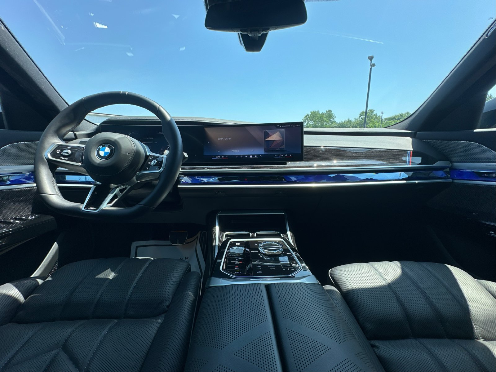 2026 BMW 7 Series 740i - Photo 25