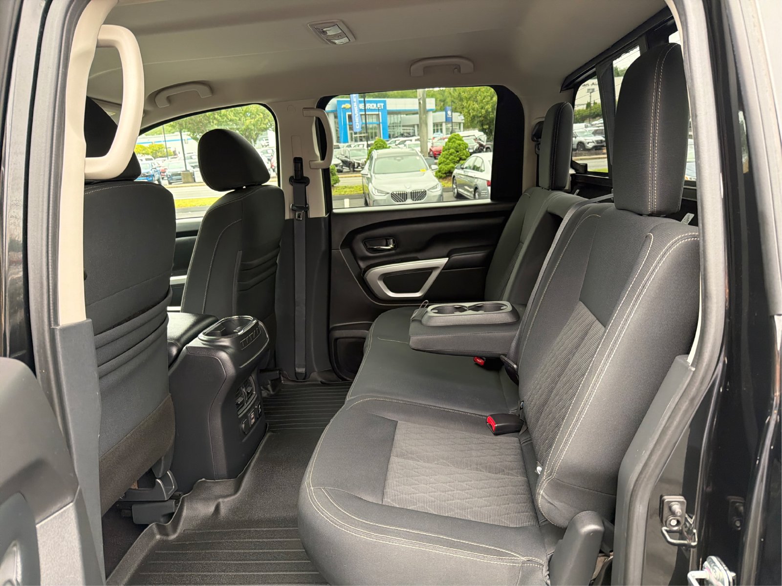 2019 Nissan Titan SV - Photo 10