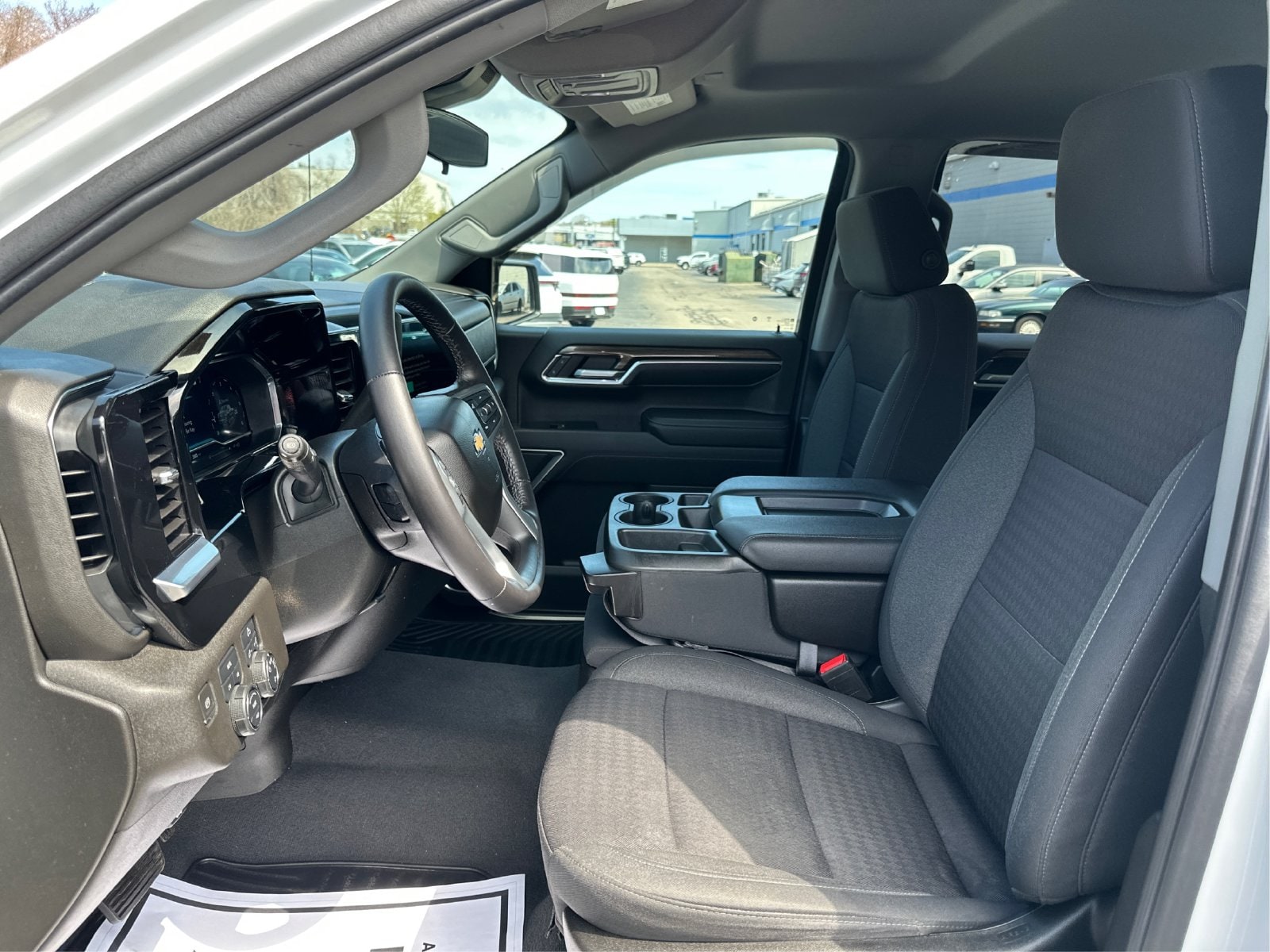 2022 Chevrolet Silverado 1500 LT - Photo 9