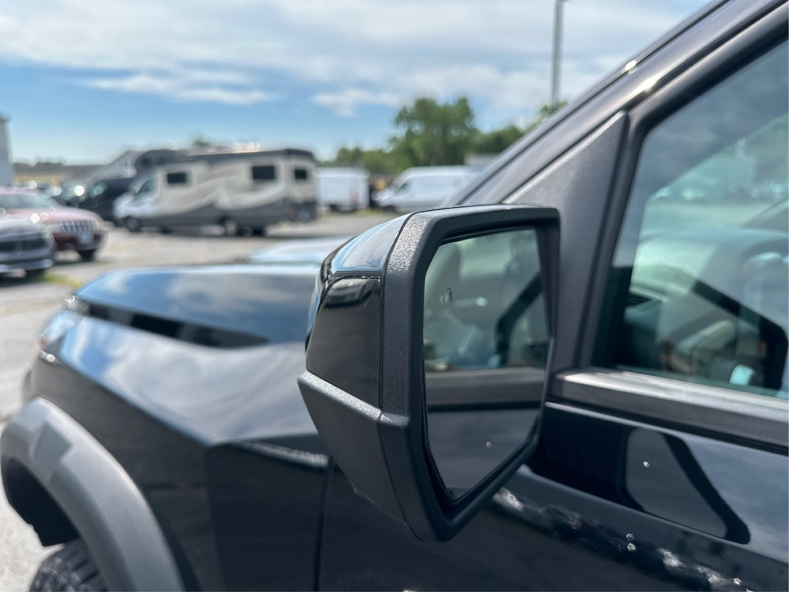2023 Chevrolet Colorado ZR2 - Photo 26