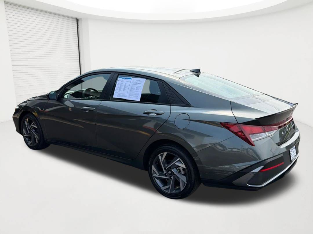 2025 Hyundai Elantra SEL - Photo 6