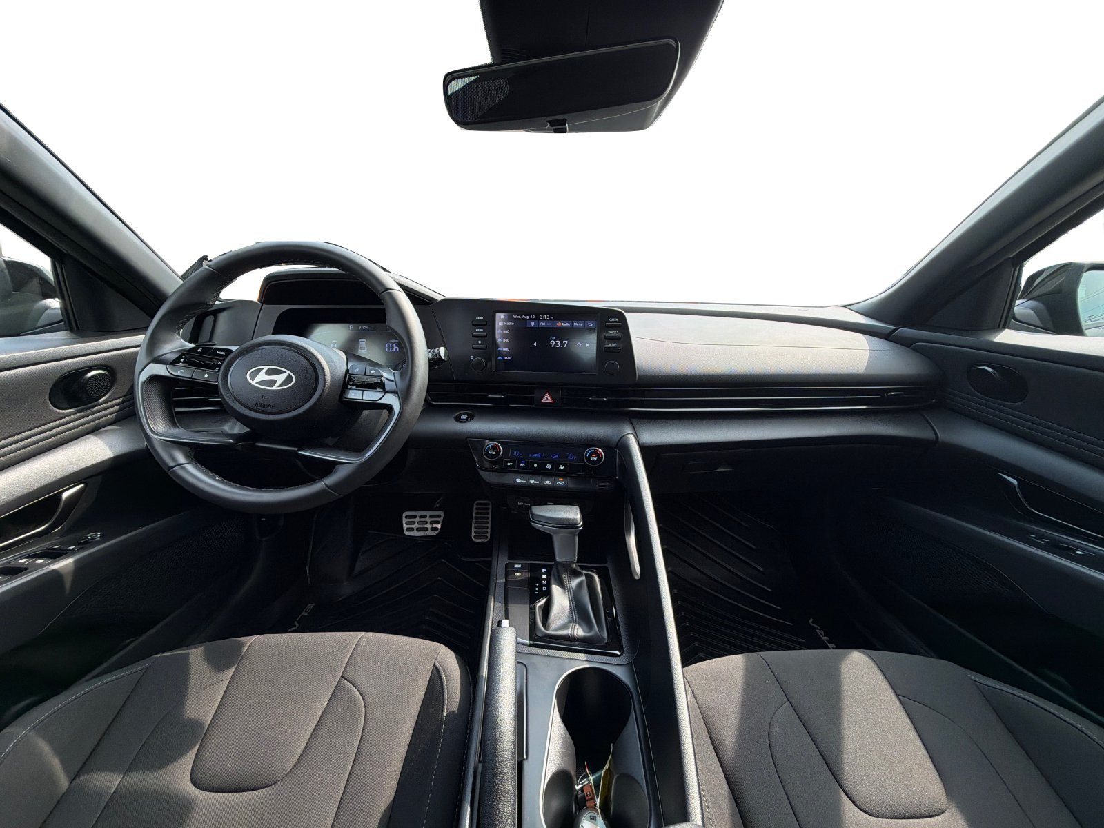 2025 Hyundai Elantra SEL - Photo 12
