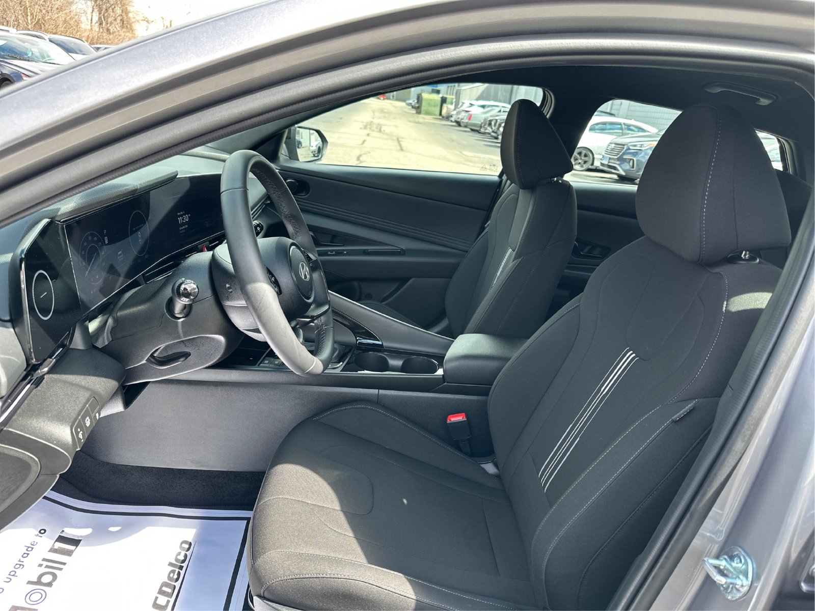 2025 Hyundai Elantra Blue - Photo 9