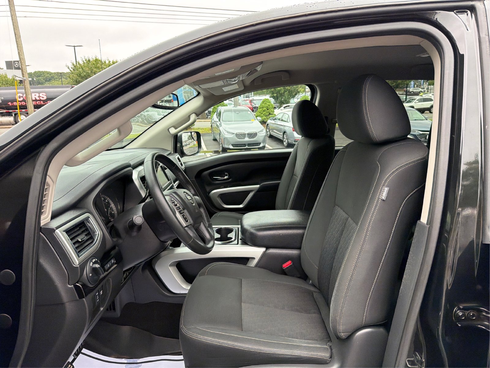 2019 Nissan Titan SV - Photo 9