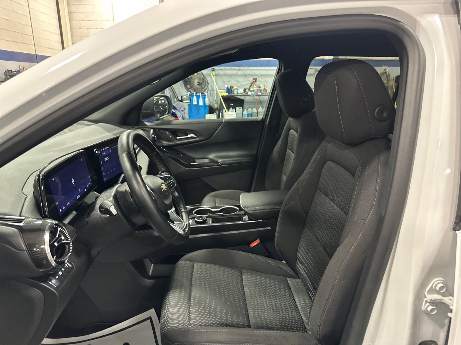 2026 Chevrolet Equinox LT - Photo 9