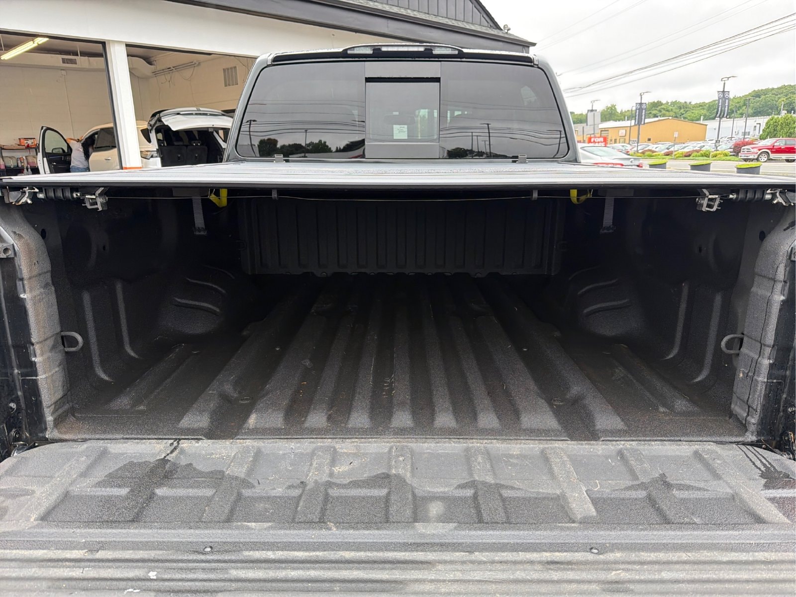 2019 Nissan Titan SV - Photo 12