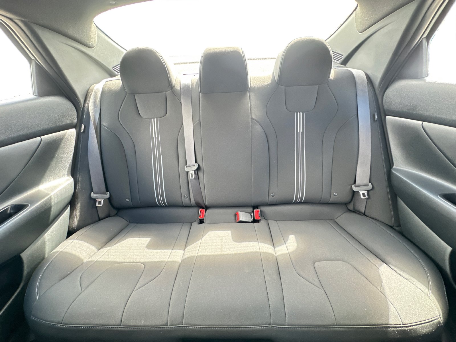 2025 Hyundai Elantra Blue - Photo 14