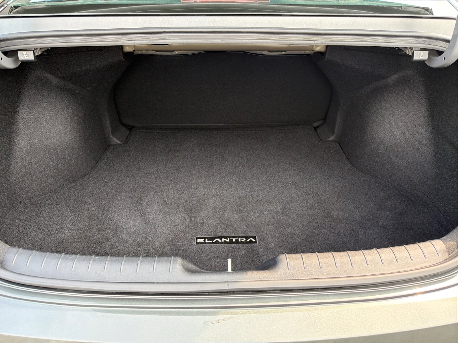 2025 Hyundai Elantra SEL - Photo 11