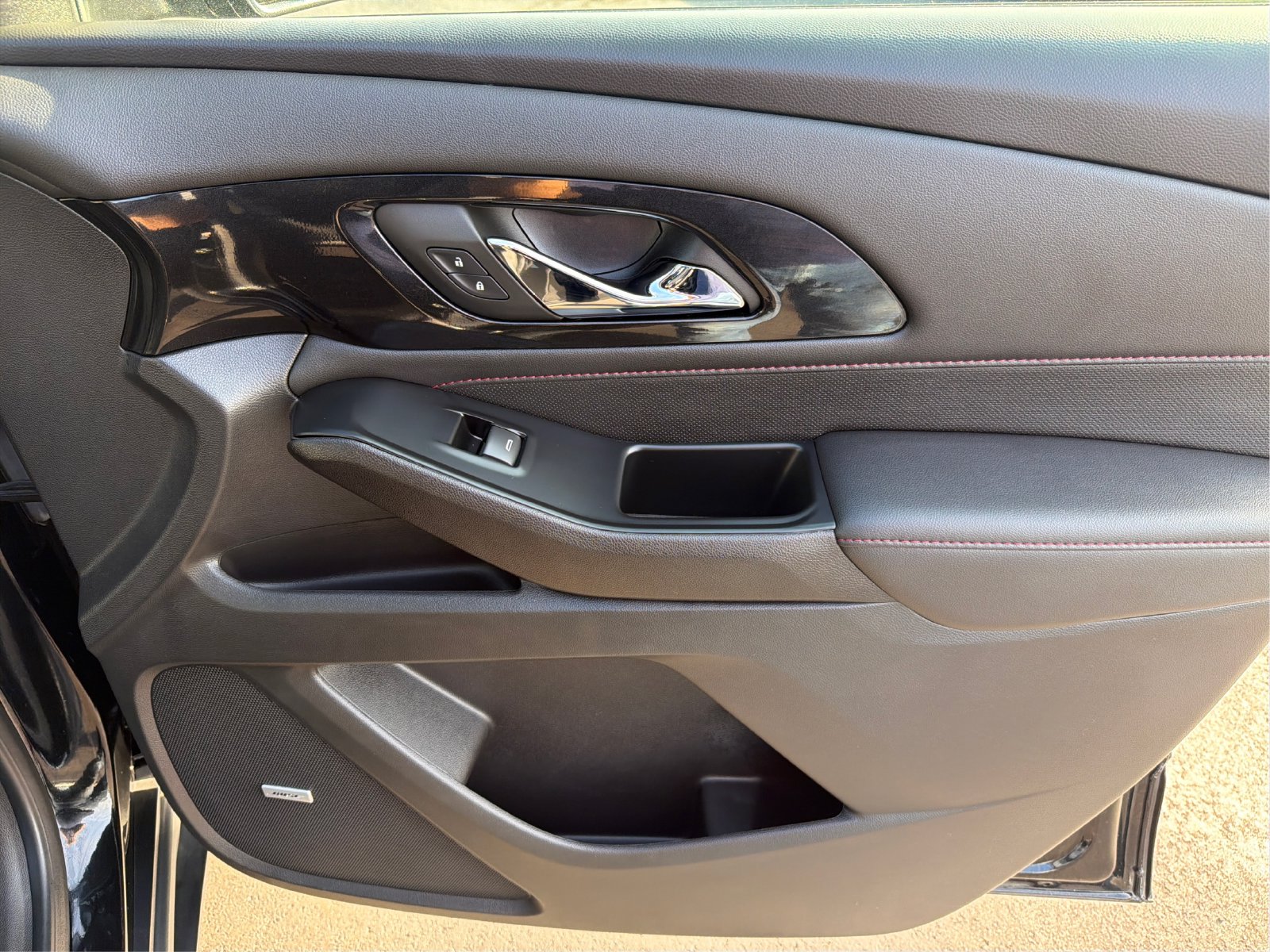 2023 Chevrolet Traverse RS - Photo 21