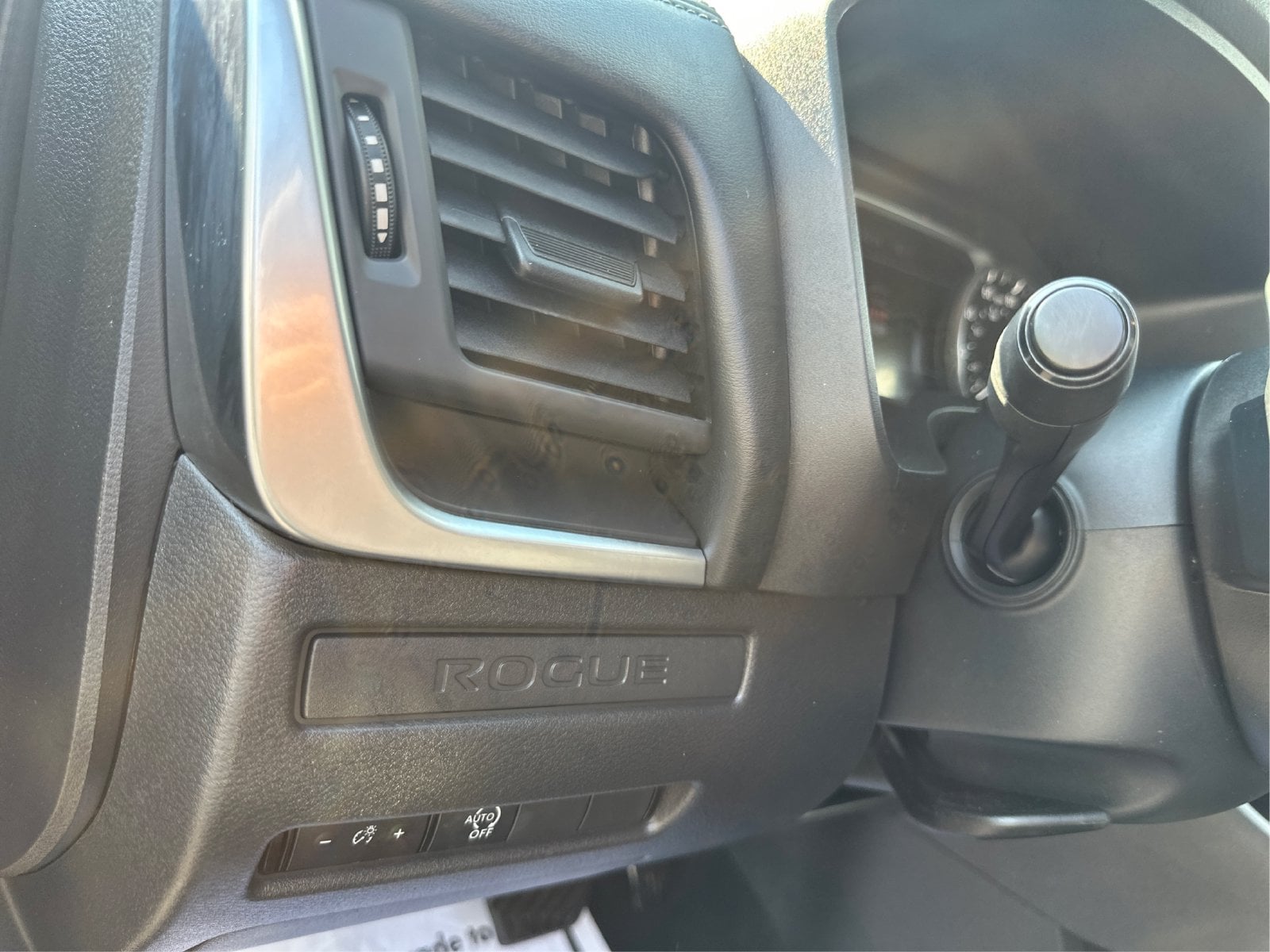 2024 Nissan Rogue S - Photo 18