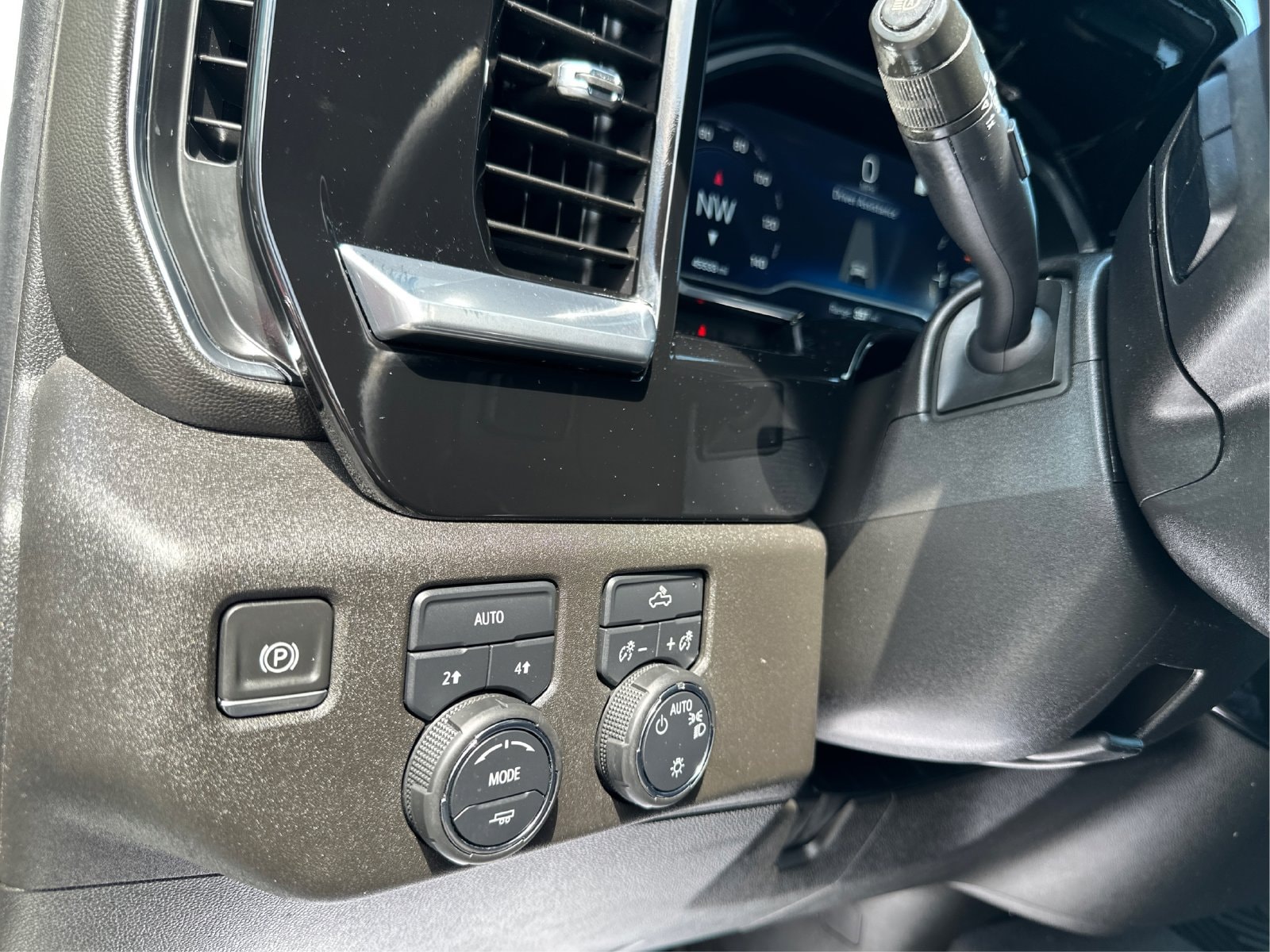 2022 Chevrolet Silverado 1500 LT - Photo 19