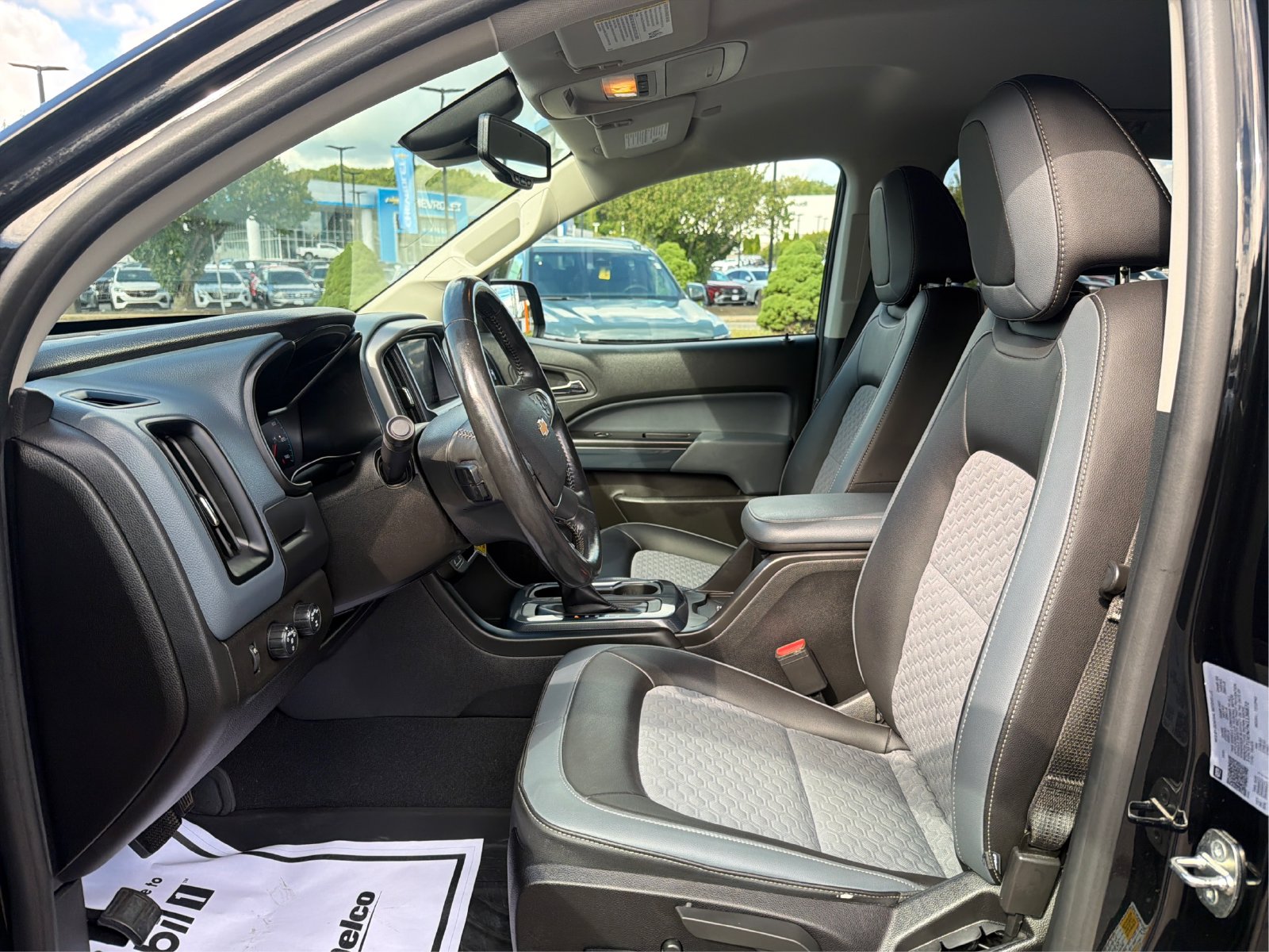 2022 Chevrolet Colorado Z71 - Photo 9