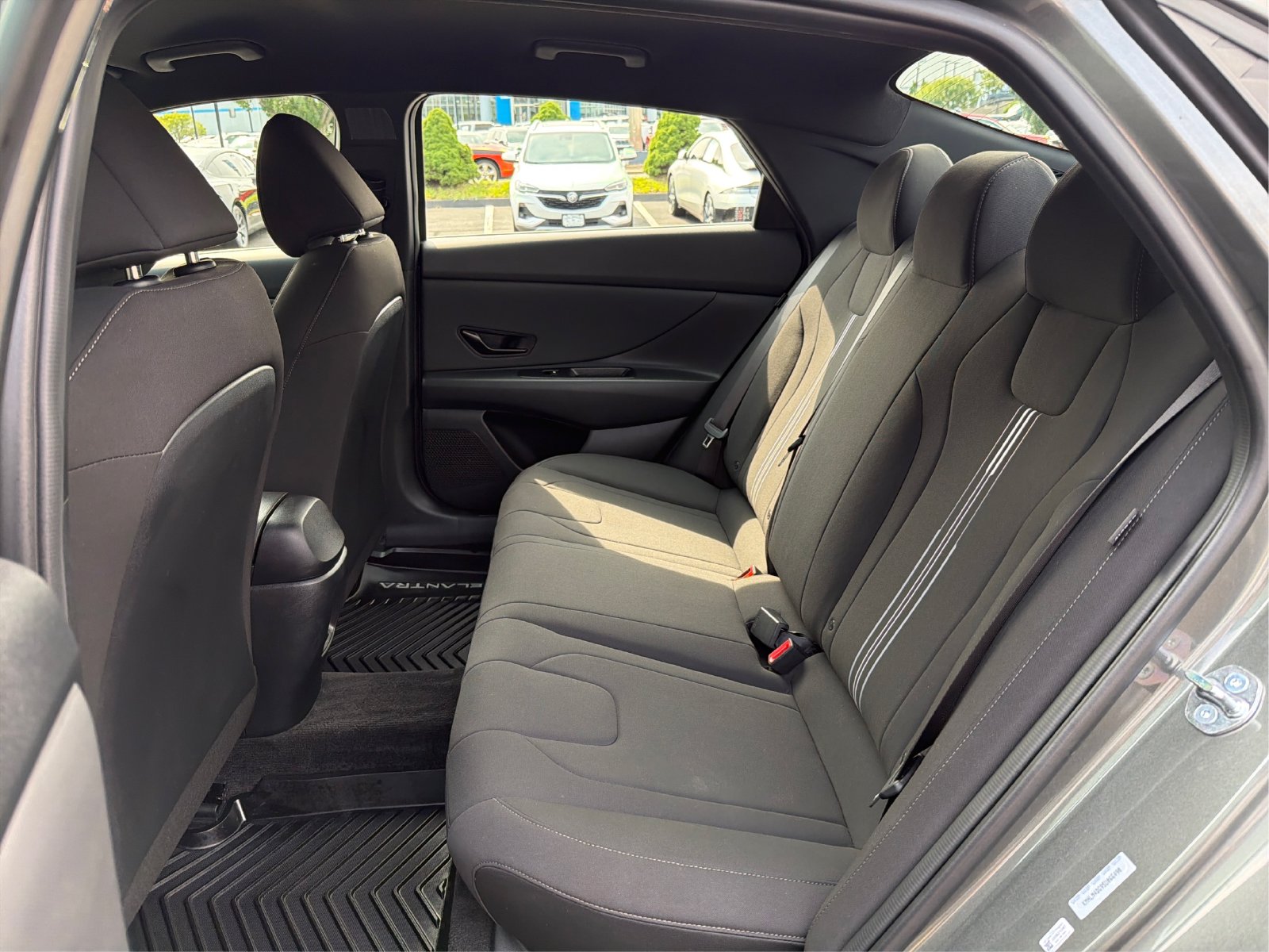 2025 Hyundai Elantra SEL - Photo 9