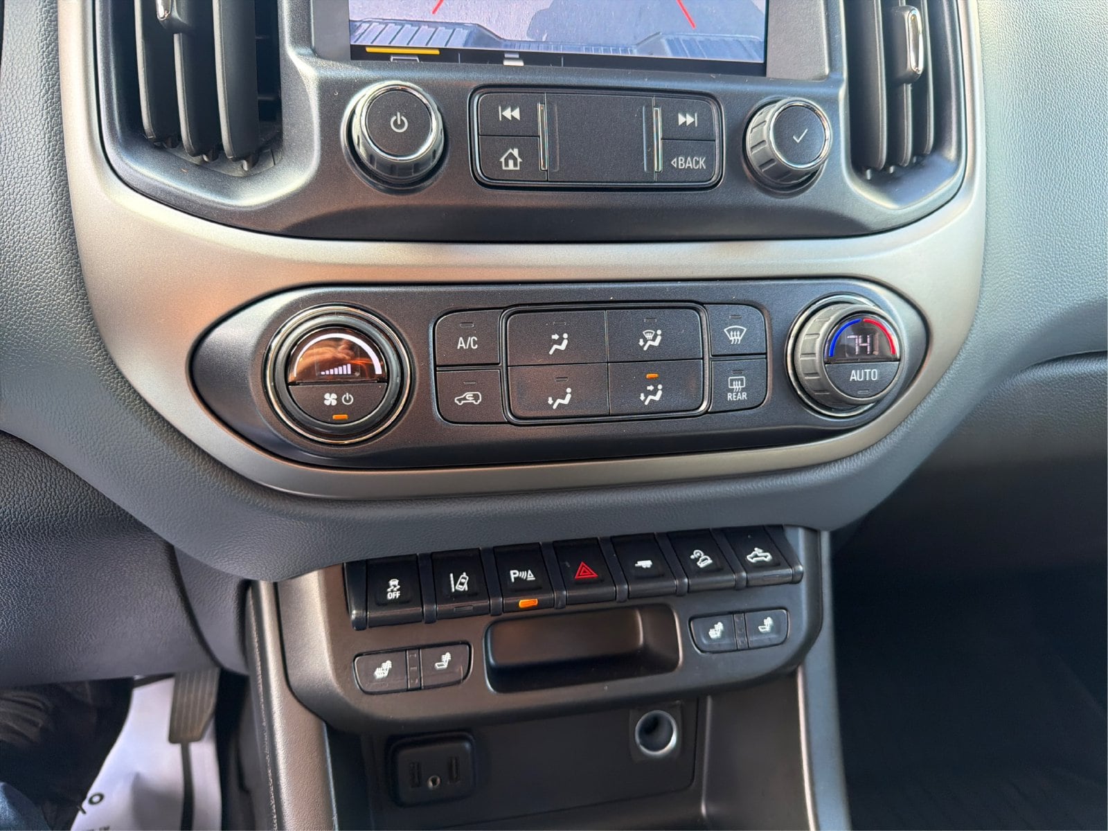2022 Chevrolet Colorado Z71 - Photo 26