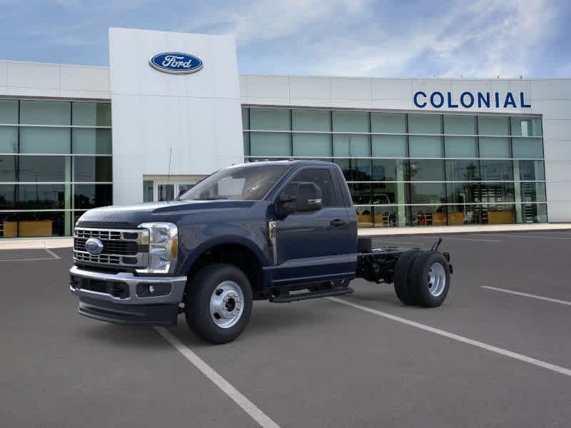 New 2025 Ford Super Duty F-350 DRW Truck Regular Cab