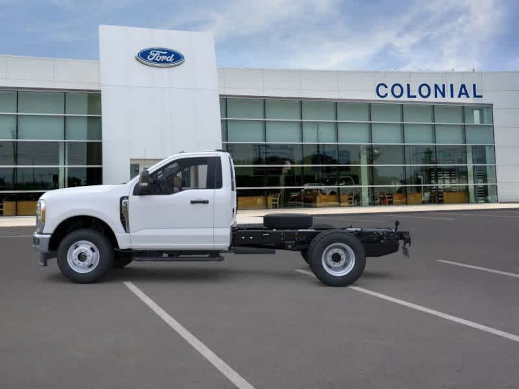 New 2025 Ford Super Duty F-350 DRW Truck Regular Cab