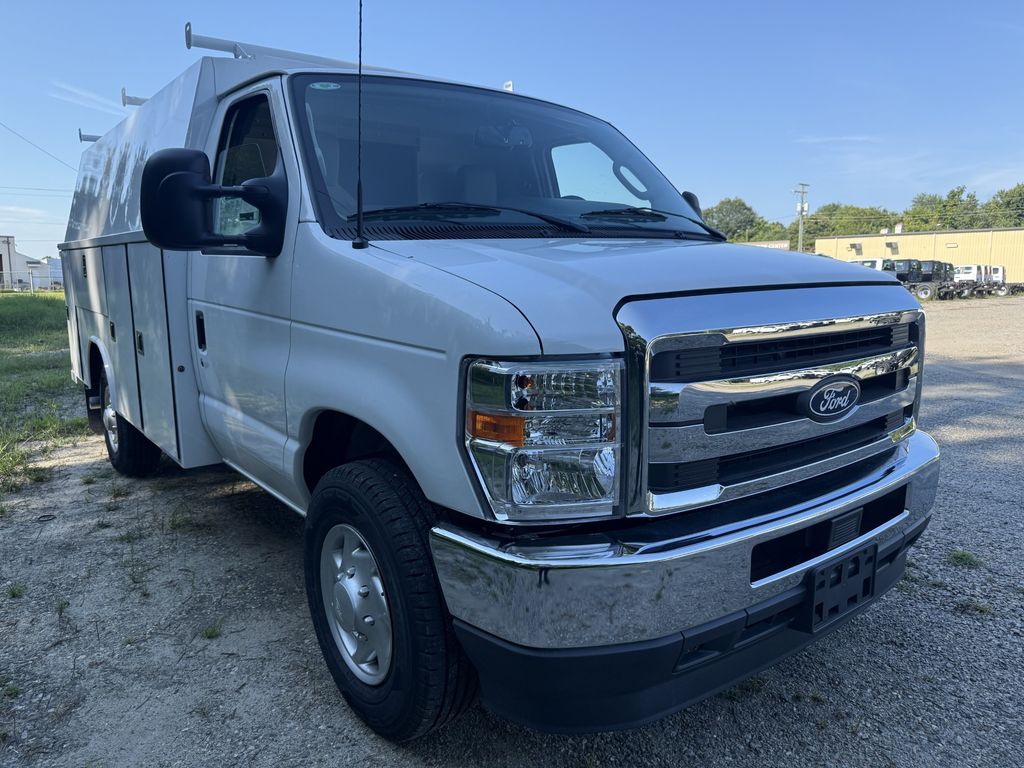 2026 Ford E-350 Cutaway Base Truck