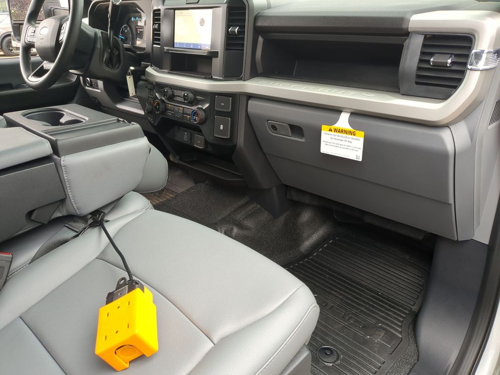 2026 Ford F-350 Super Duty Chassis Cab XL - Photo 19