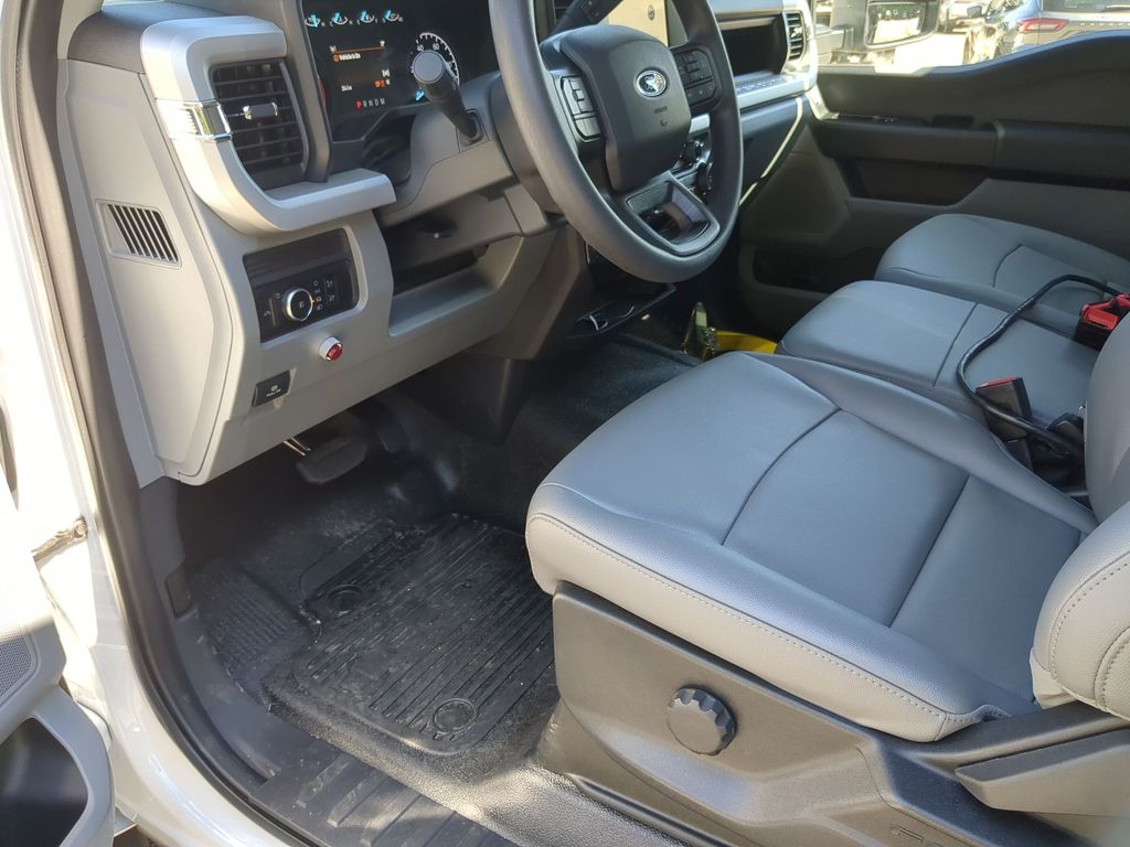 2026 Ford F-550 Super Duty Chassis Cab XL - Photo 8