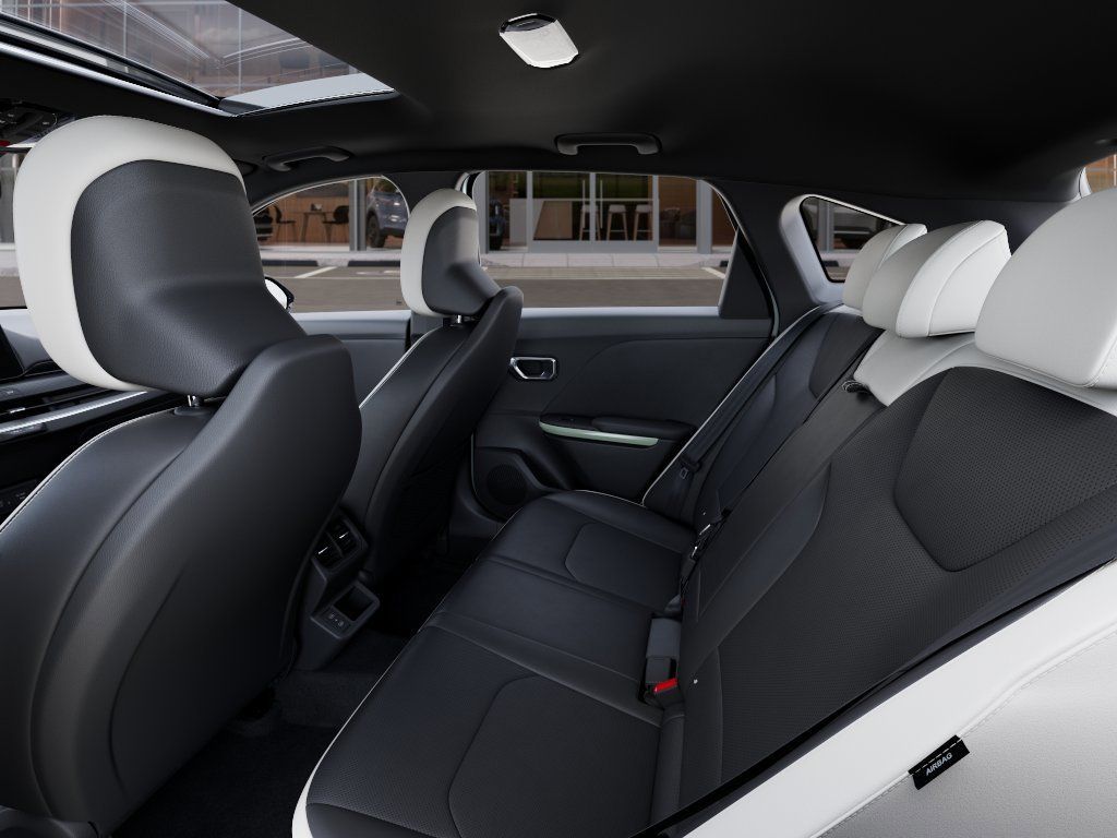 2026 Kia K4 GT-Line Turbo - Photo 7