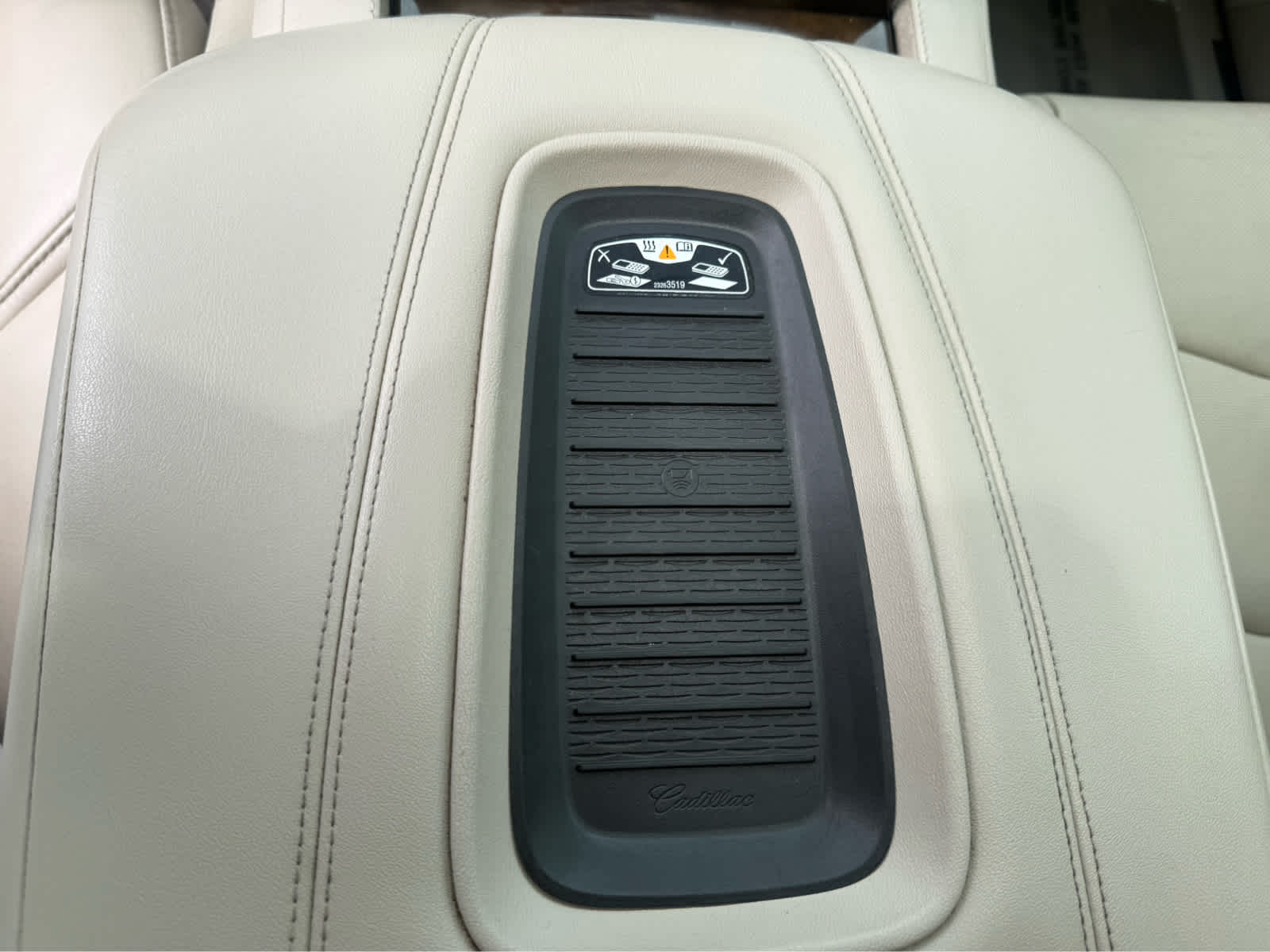 2019 Cadillac Escalade ESV Luxury - Photo 18