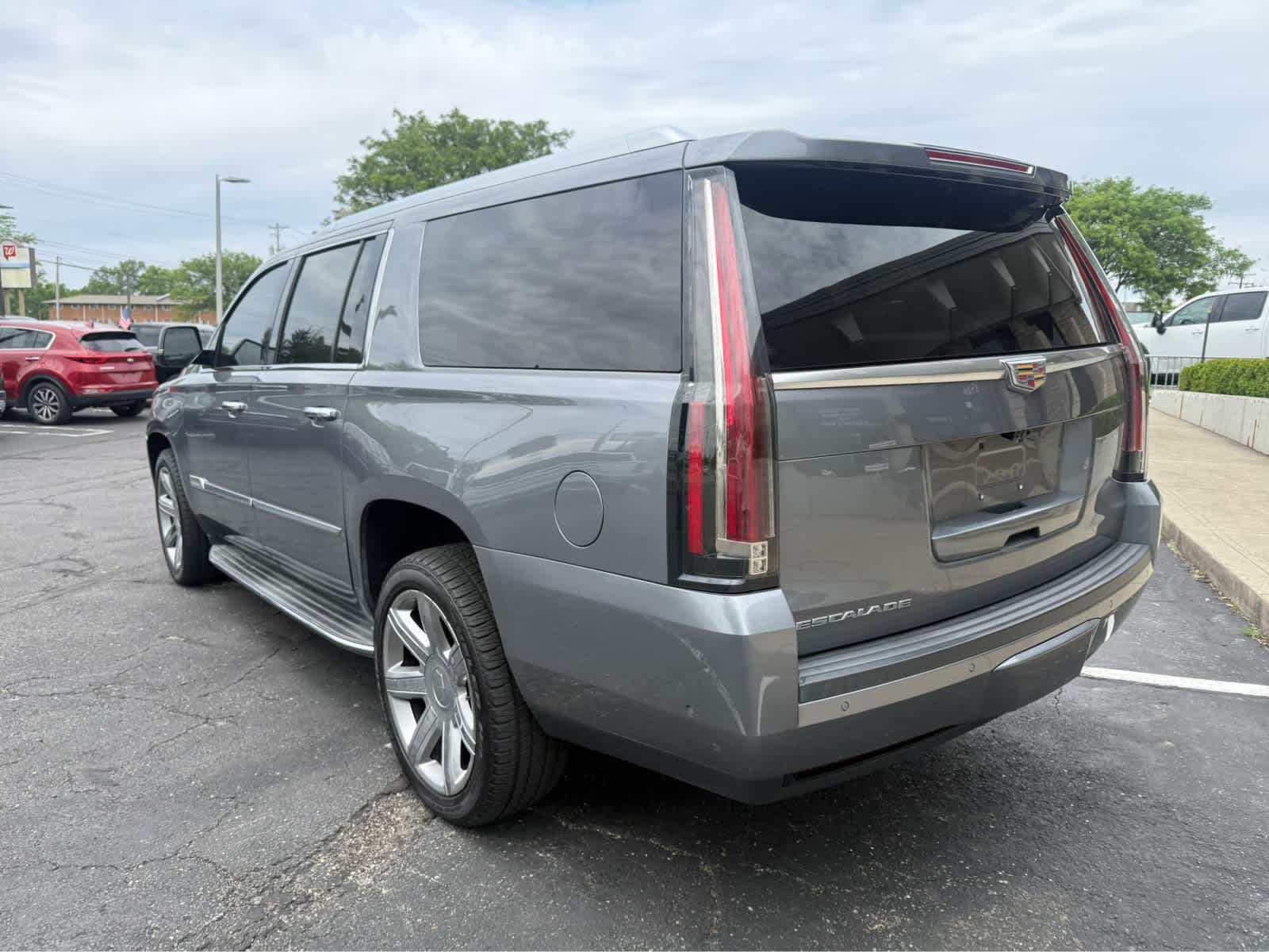 2019 Cadillac Escalade ESV Luxury - Photo 5