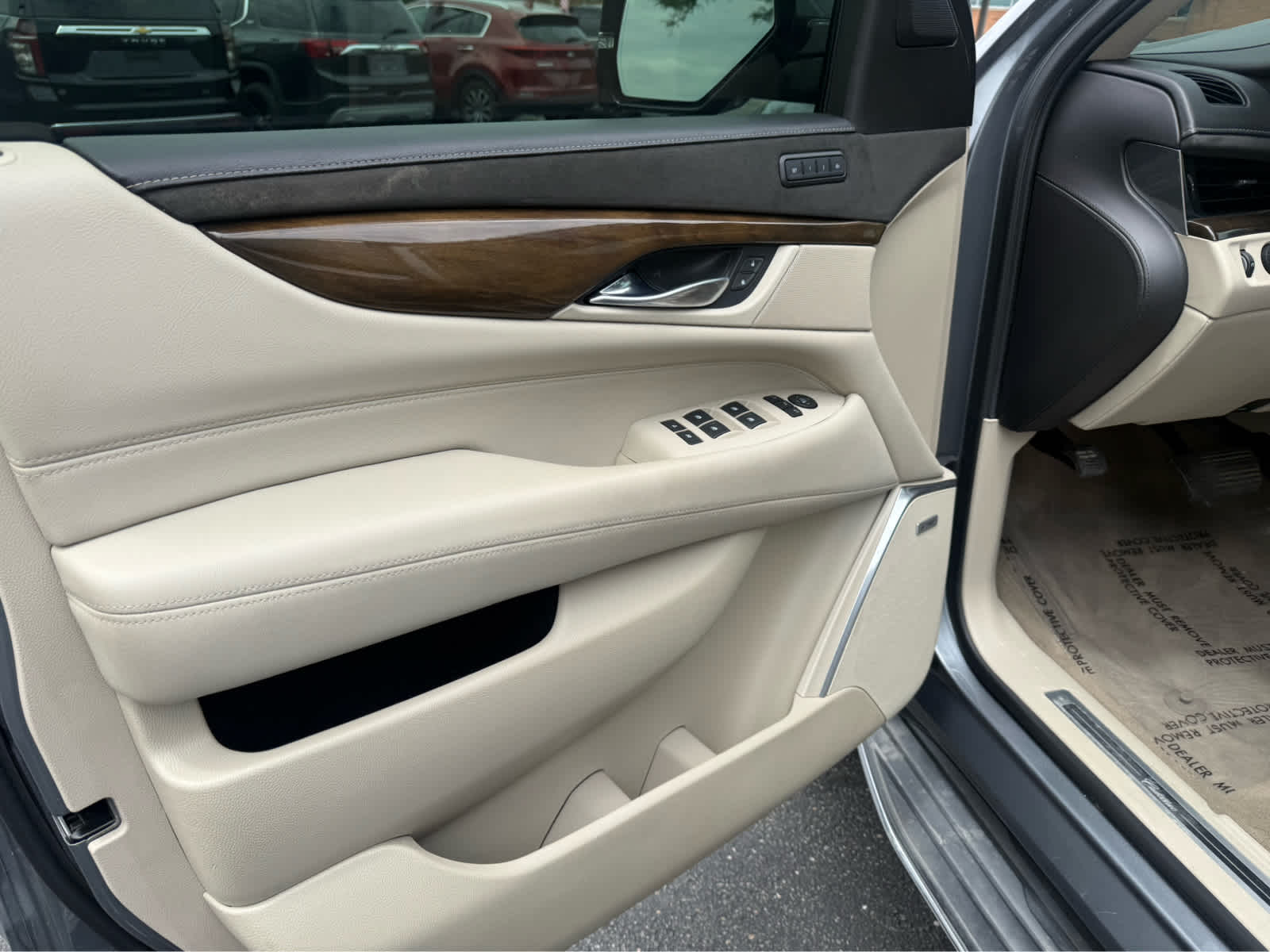 2019 Cadillac Escalade ESV Luxury - Photo 11