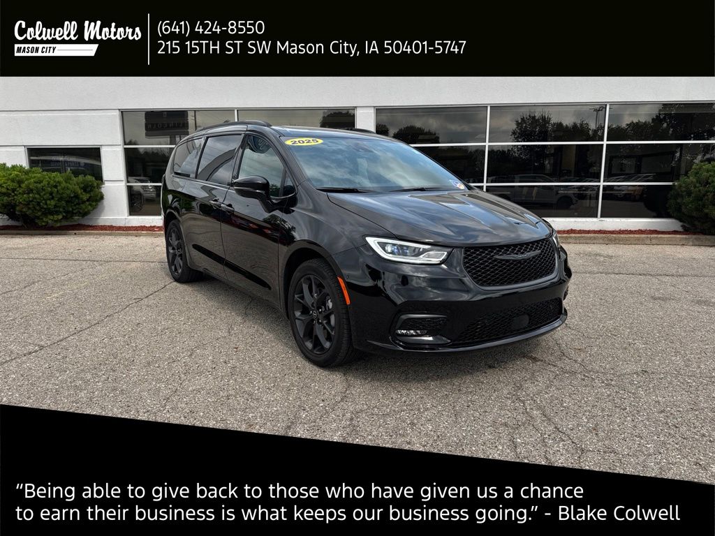 2025 Chrysler Pacifica