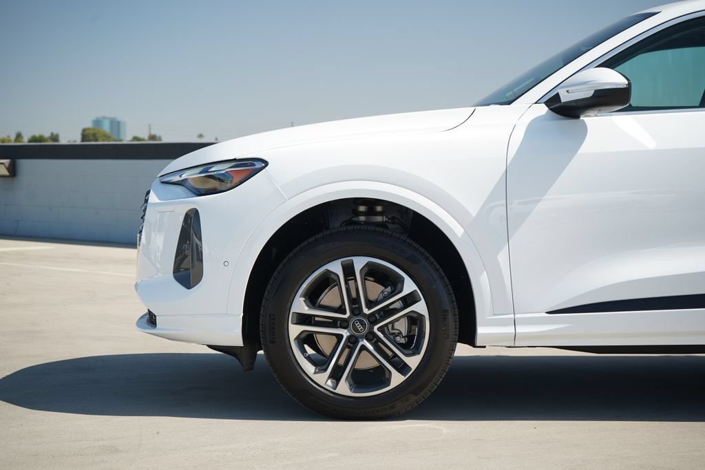 New 2026 Audi Q5 Premium SUV