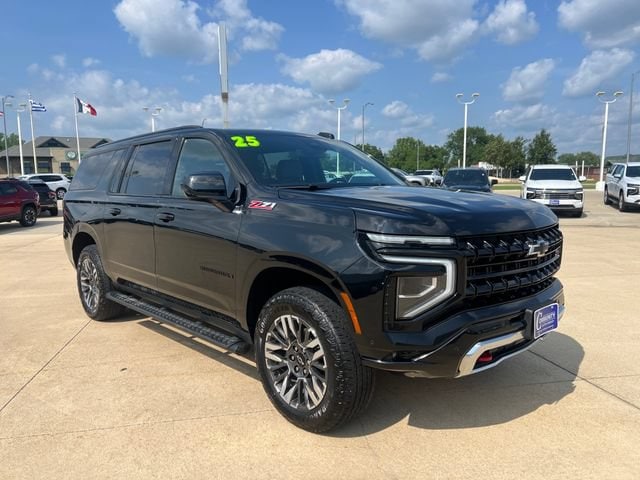2025 Chevrolet Suburban Z71 - Photo 6