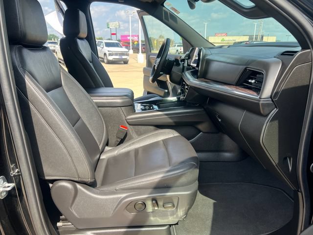 2025 Chevrolet Suburban Z71 - Photo 13