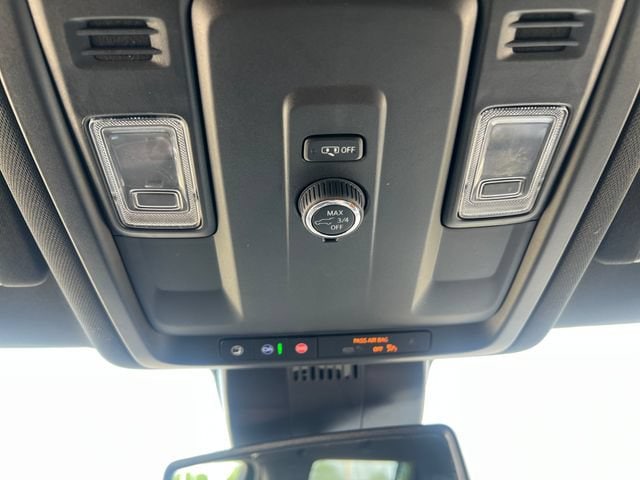 2025 Chevrolet Suburban Z71 - Photo 32